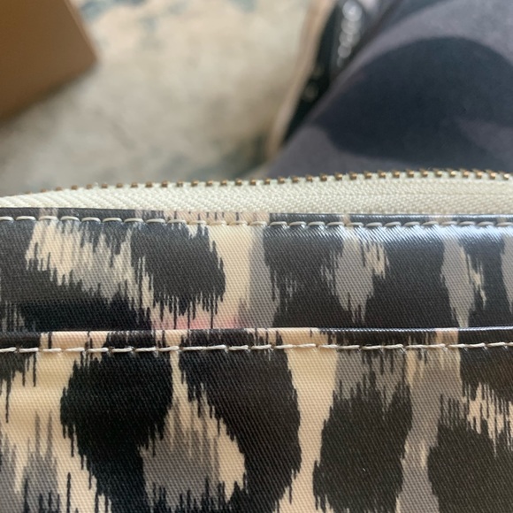 Kate Spade Wallet - Picture 9 of 9